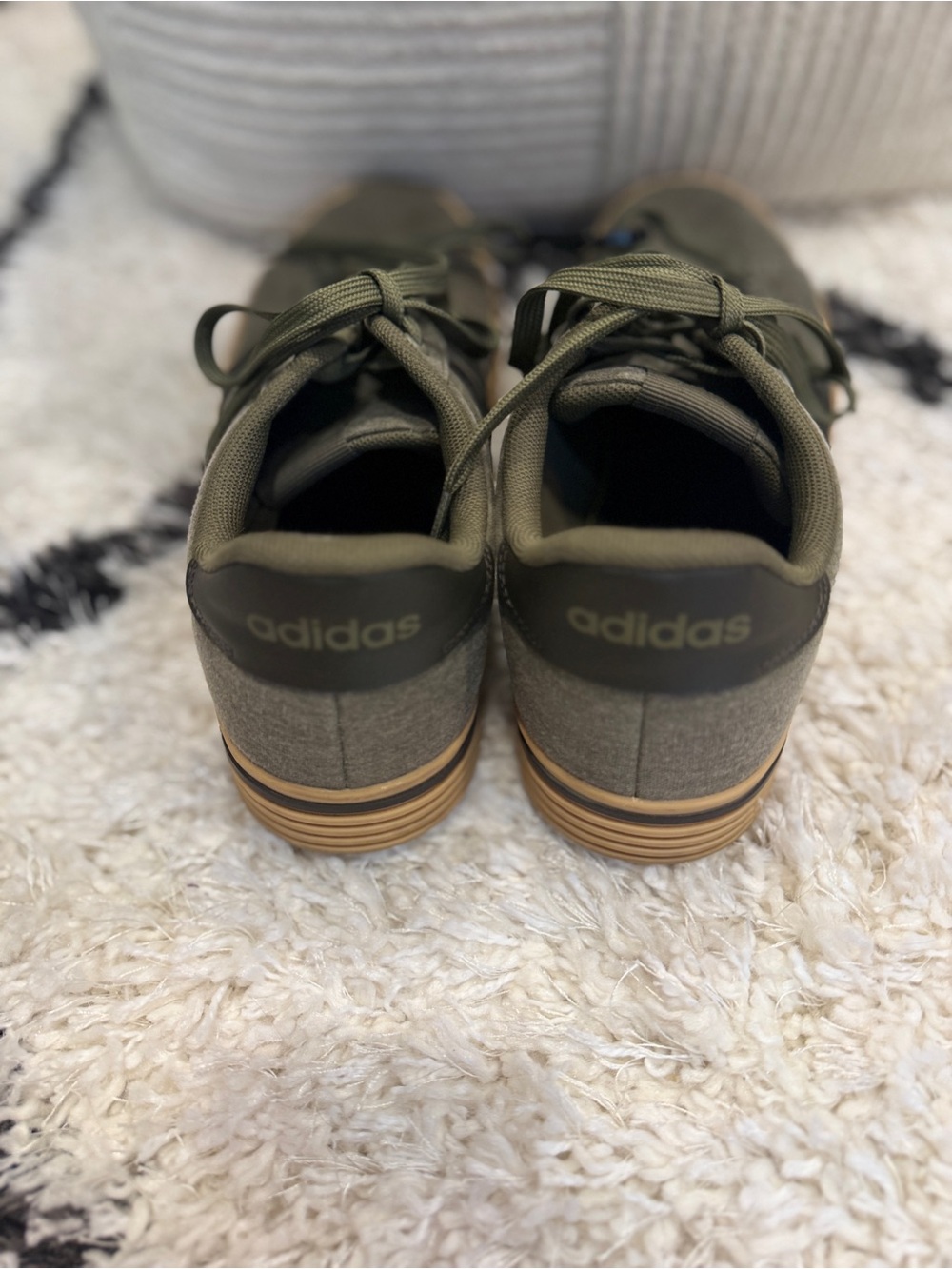 adidas Daily 4.0 Shoes Olive Strata Shadow Gum Size 9.5 Mens IF4494 - Picture 7 of 10